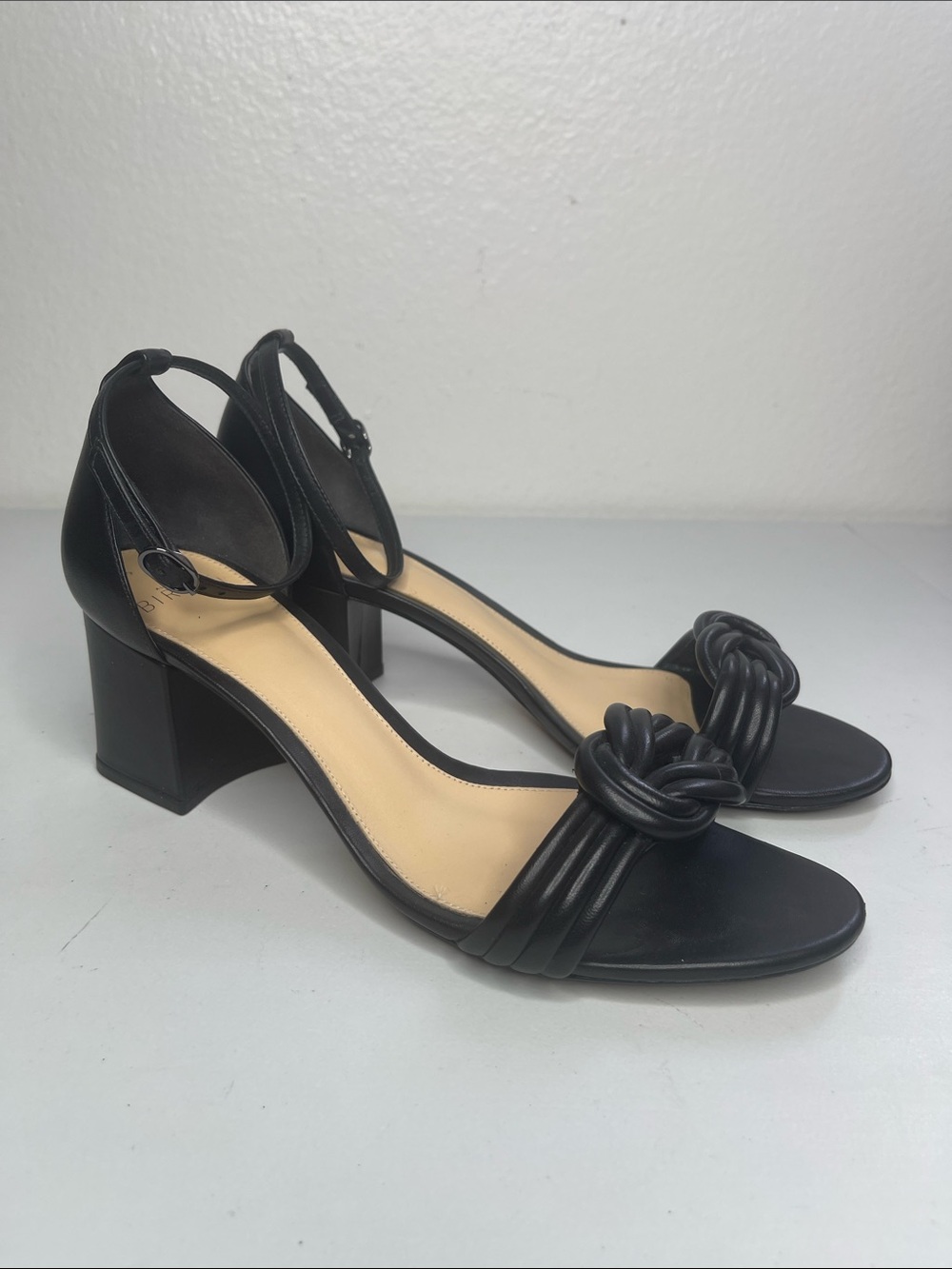 Alexandre Birman Vicky Knot Black 2.25" Heels Leather Sandals Size 38.5 US 7.5
